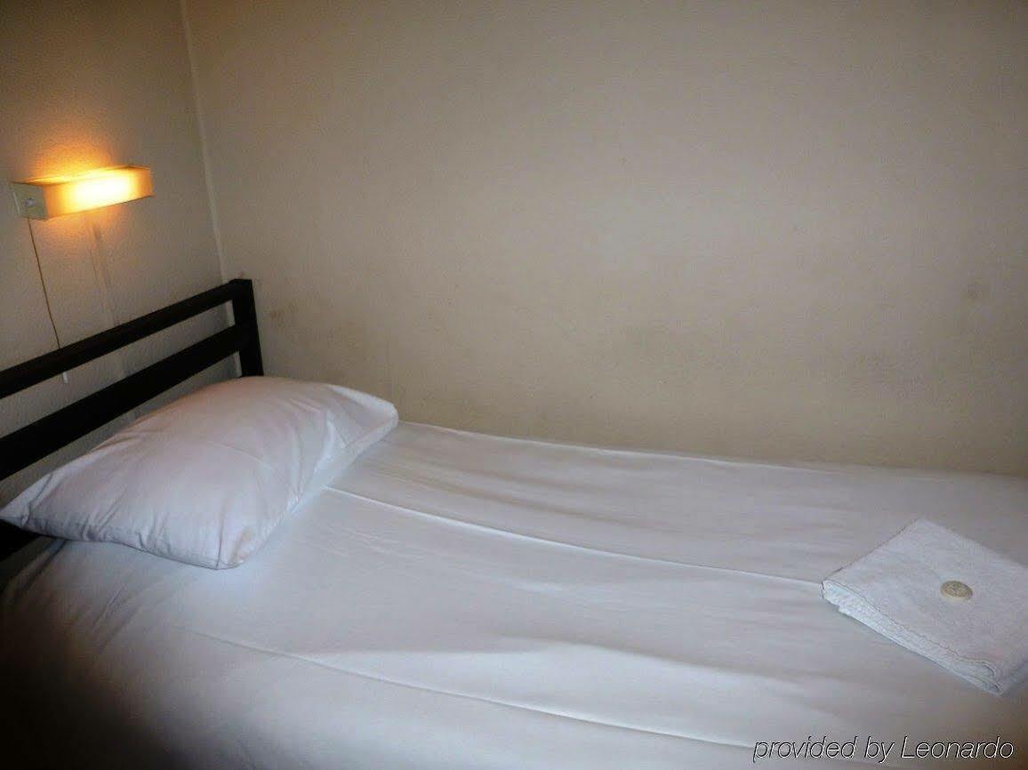 Esplanade Hotel Клактон-он-Си Экстерьер фото